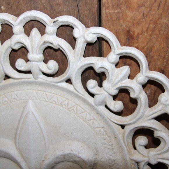Heavy Ornate Vintage Shabby French Cast Iron Fleur De Lis Decor Plate - Picture 3 of 4